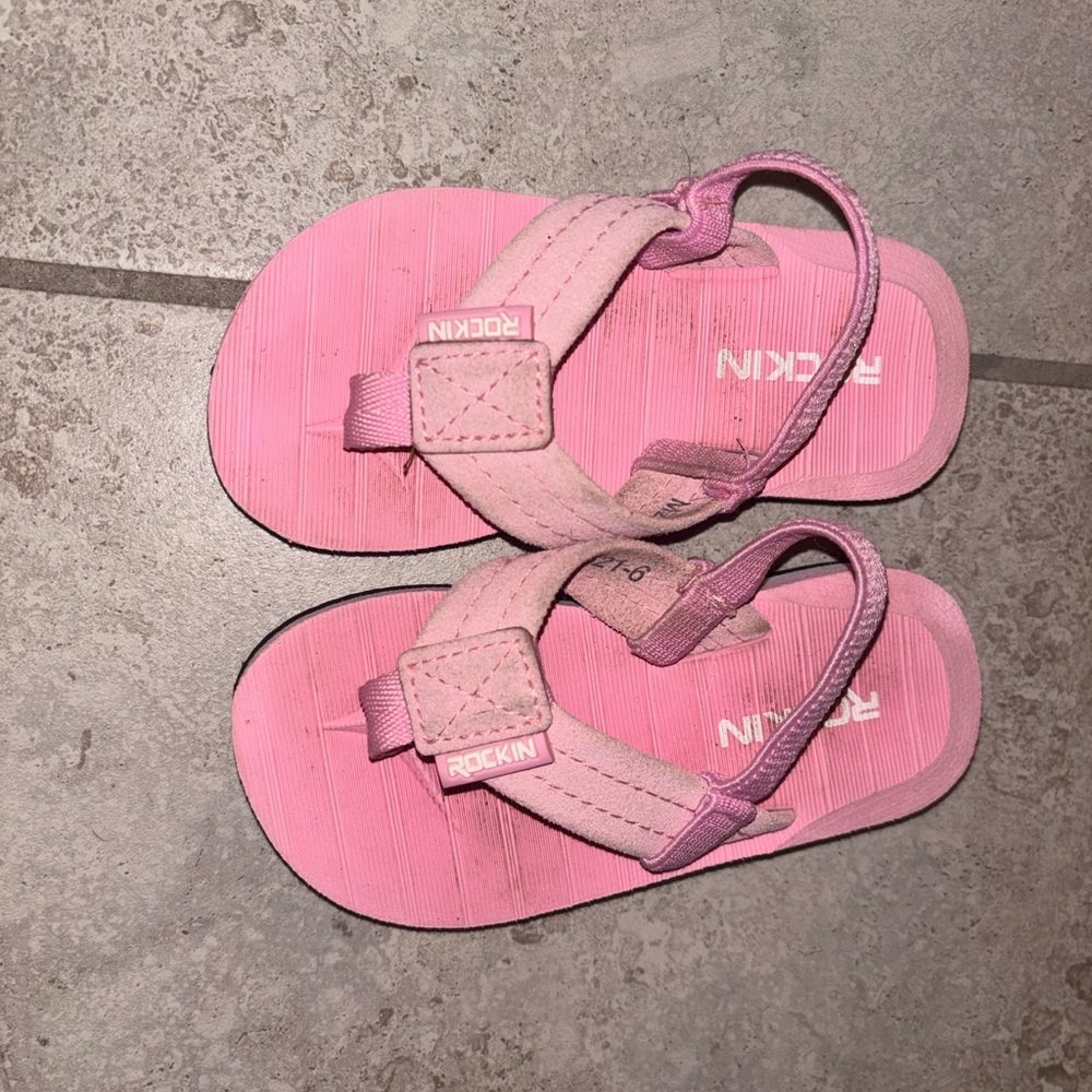 Size 6 pink TODDLER FLIP FLOP sandals comfort elite Rockin brand